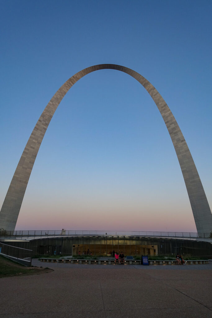 A view of the St Louis Arch at Gateway Arch National Park 